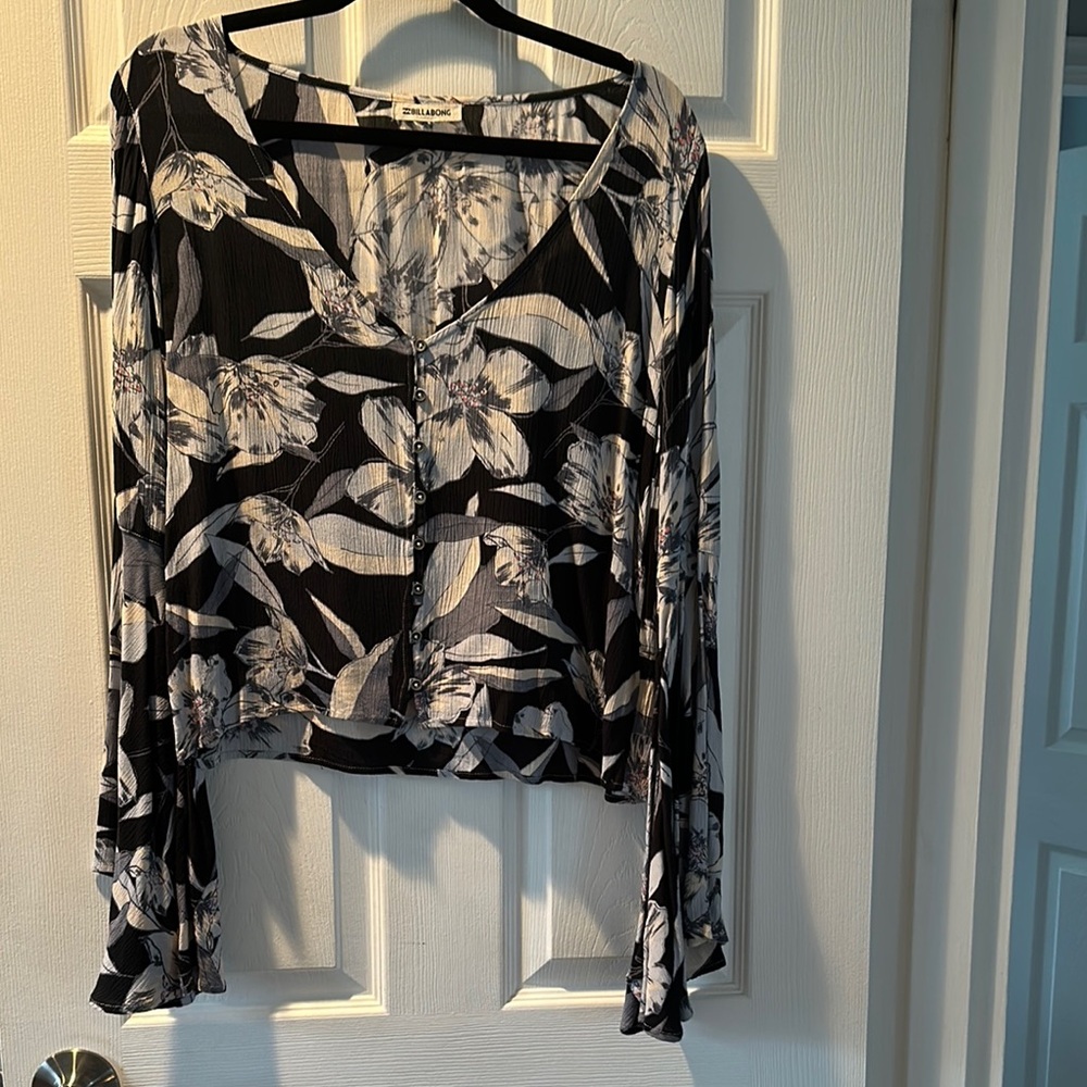 Black and White Floral Women's Top